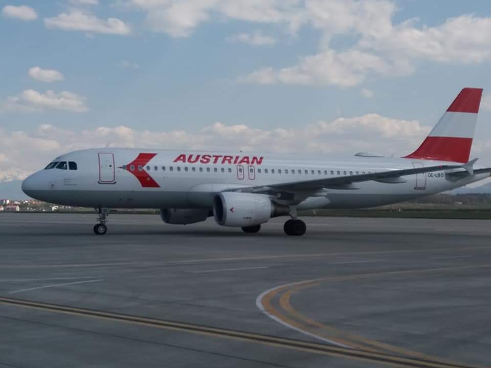 Zborurile operate de Austrian Airlines revin pe Aeroportul Sibiu