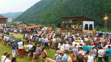 Photo of “Bujorul de Munte” înflorește, weekendul viitor, la Gura Râului. Primarul Gheorghe Călin: “Dumnezeu iubește oamenii buni!”