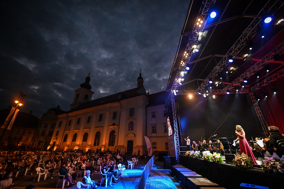 Seară pe muzica Orchestrei Filarmonicii Sibiu, la „Zilele Româno-Americane” din Piața Mare