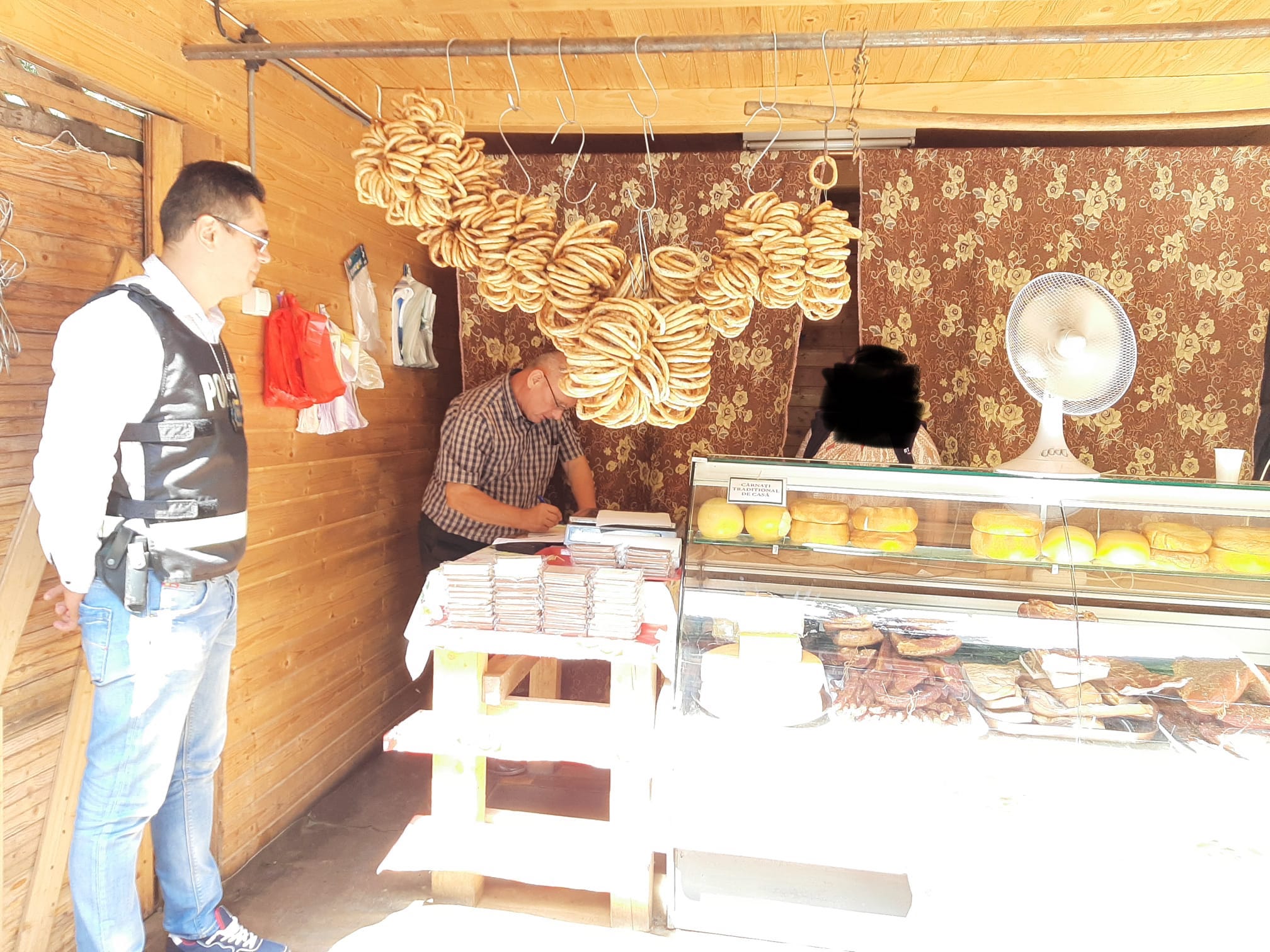 Amenzi de aproape 40.000 de lei, aplicate comercianților de pe Transfăgărășan