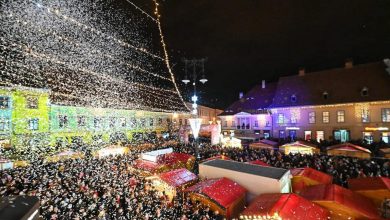 Photo of VIDEO| Mii de sibieni au sărbătorit Revelionul în Piața Mare