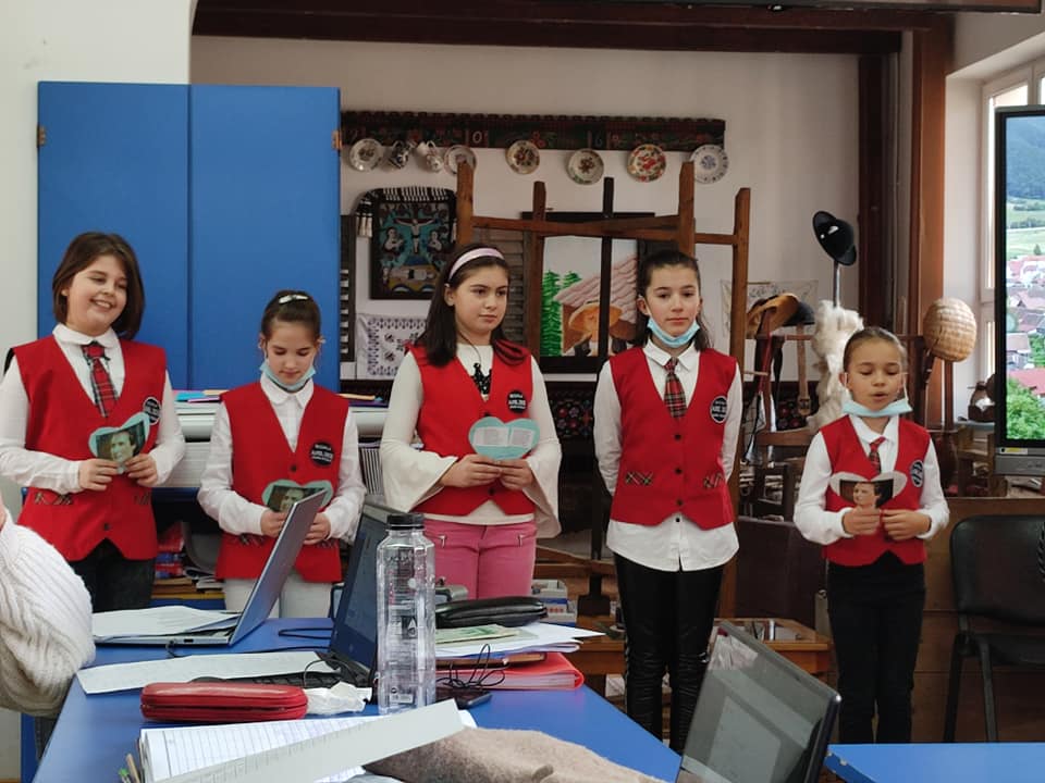 VIDEO| Elevii din Gura Râului l-au sărbătorit pe Mihai Eminescu prin poezii și cântece