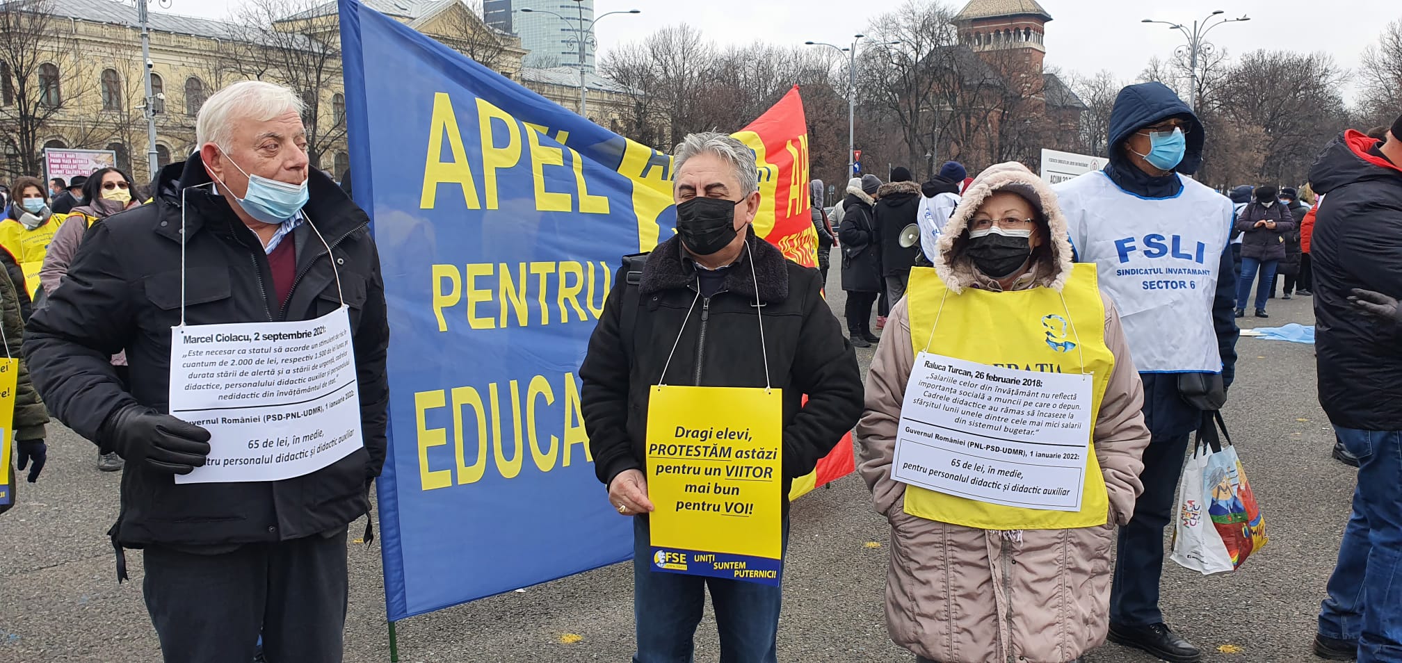 Salariații din învățământ au reluat protestele. Sibienii au mers la București