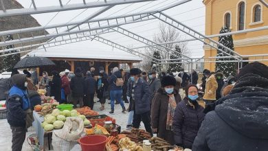 Photo of Producătorii locali își deschid, din nou, târg în curtea Bisericii din Șelimbăr