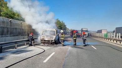 Photo of VIDEO| O camionetă, în flăcări pe A1. Traficul, reluat în condiții normale