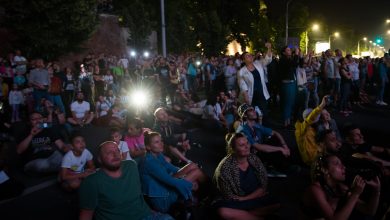 Photo of VIDEO| Peste 100.000 de spectatori, în prima zi a FITS. Spectacolul cu drone, pe muzica lui Enescu, a umplut centrul orașului