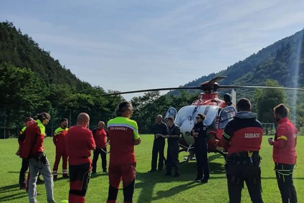 Exercițiu al salvamontiștilor pentru intervențiile cu elicopterul în Rășinari și Porumbacu de Sus