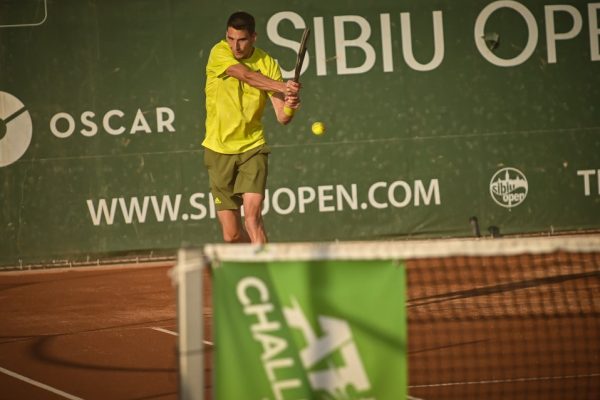 Trei componenți ai echipei de Cupa Davis joacă astăzi la Sibiu Open