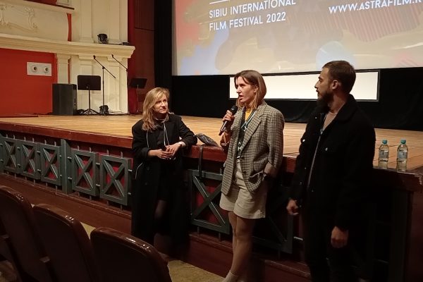 VIDEO/ Spectatorii Astra Film Festival, preț de 68 de minute în casa a doi tineri cu dizabilități care și-au întemeiat o familie: „Zguduitor, fascinant!”