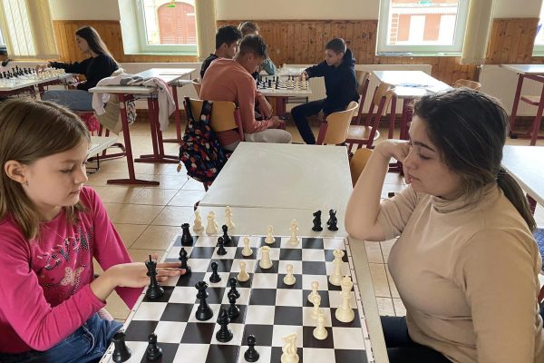 Șahul, o activitate extrașcolară la Liceul Tehnologic din Miercurea Sibiului