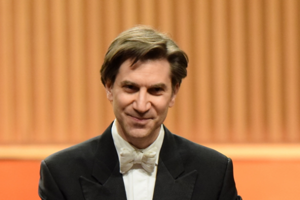Maestrul Alessandro Crudele, unul dintre cei mai apreciați dirijori europeni, în concert la Filarmonica de Stat Sibiu