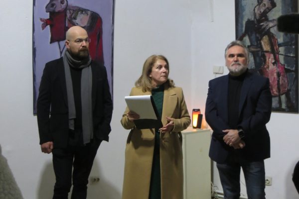 Lucian Binder-Cătană a revenit la Sibiu cu o expoziție de pictură și grafică