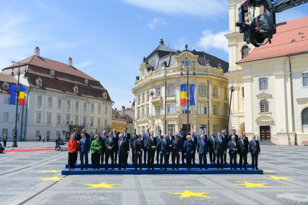 Adrian Bibu: „La mulți ani, Europa! La mulți ani, România!”