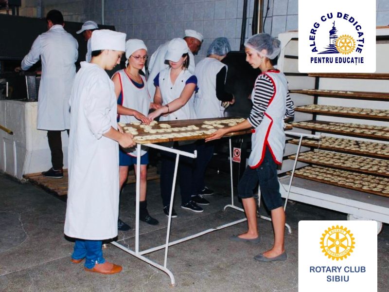 „Cu dedicație pentru educație”. Clubul Rotary Sibiu aleargă la Maraton pentru a dota un atelier al Liceului „Terezianum”