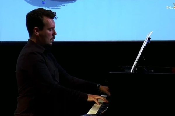Seară pe ritmuri de pian, cu Iulian Ochescu, la „Zilele Muzicale Româno-Americane”